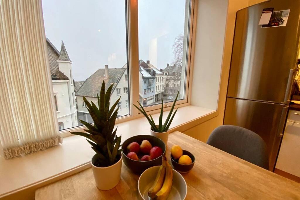 Nice And Central Apartment In Quiet Area Олесунн Екстер'єр фото
